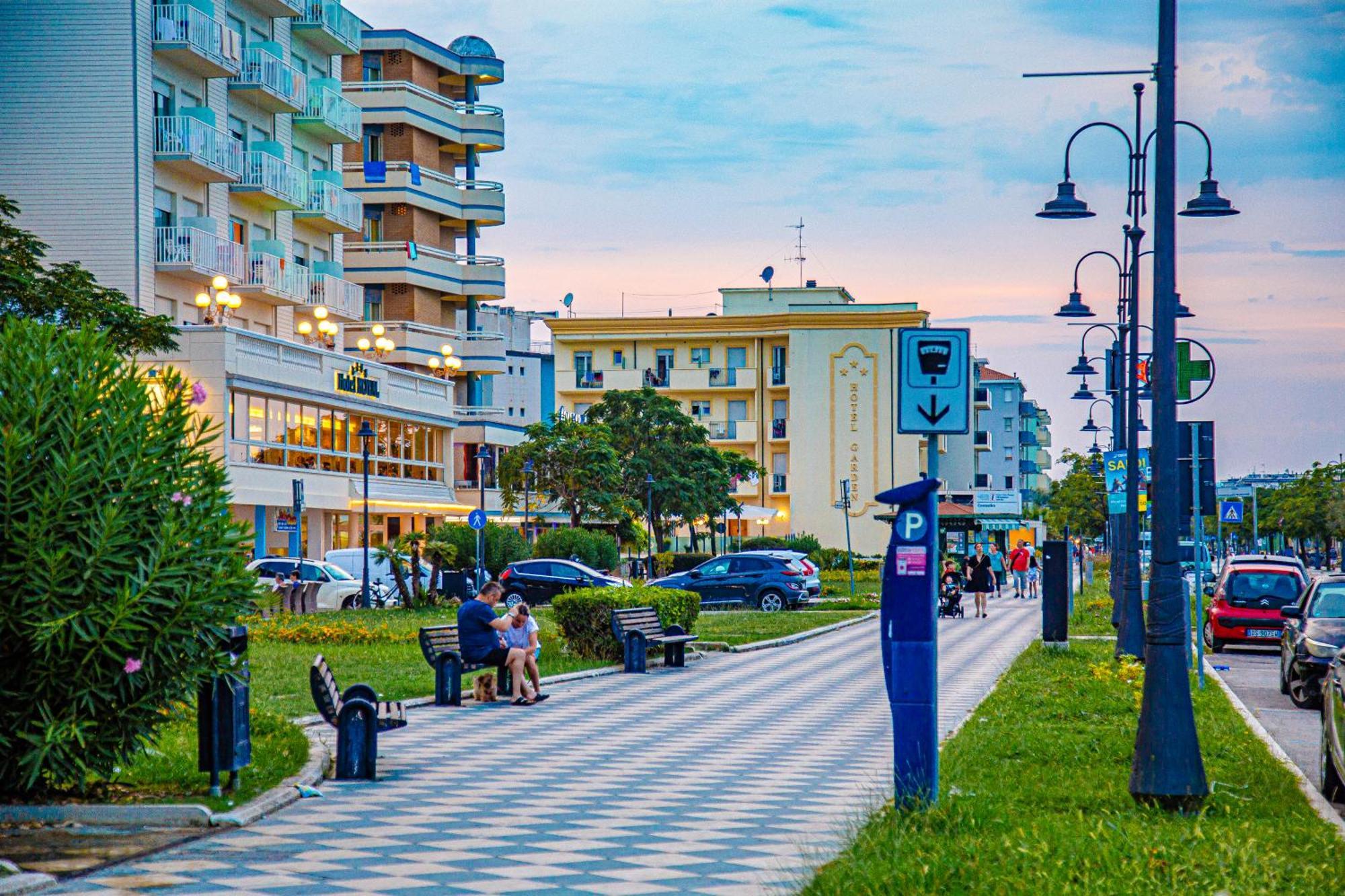 Hotel Luca Valverde  Exteriör bild