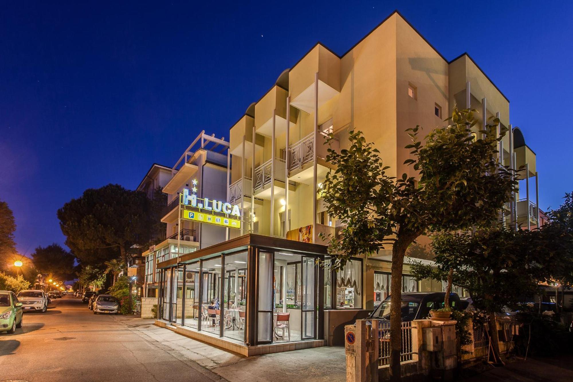Hotel Luca Valverde  Exteriör bild